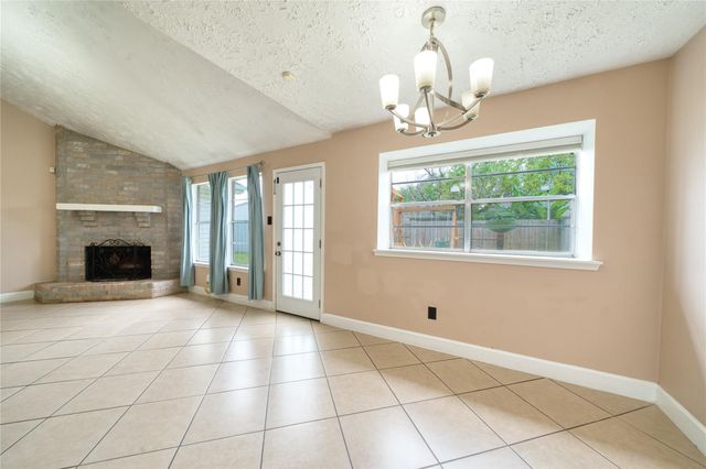1323 Oakengates Drive, Houston, TX 77015