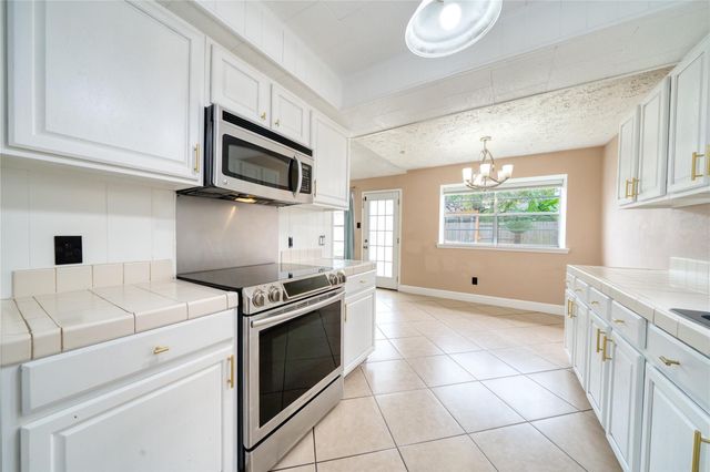 1323 Oakengates Drive, Houston, TX 77015