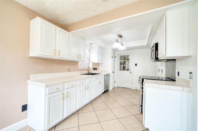 1323 Oakengates Drive, Houston, TX 77015