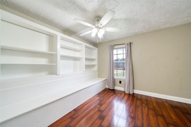 1323 Oakengates Drive, Houston, TX 77015