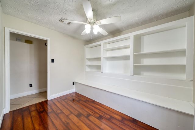 1323 Oakengates Drive, Houston, TX 77015
