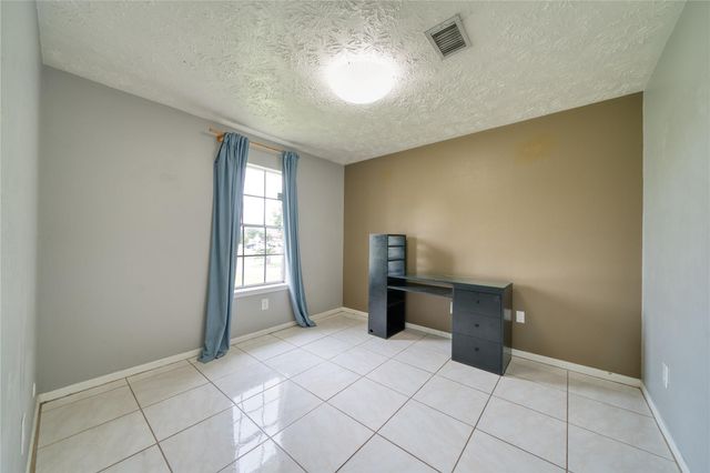 1323 Oakengates Drive, Houston, TX 77015