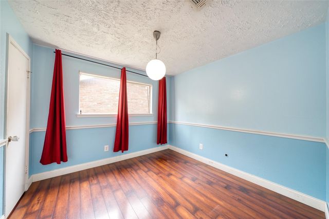 1323 Oakengates Drive, Houston, TX 77015