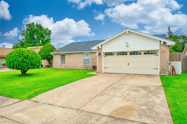 1323 Oakengates Drive, Houston, TX 77015