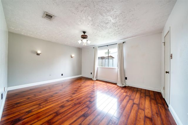 1323 Oakengates Drive, Houston, TX 77015