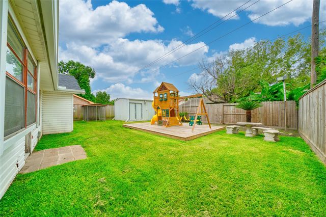1323 Oakengates Drive, Houston, TX 77015