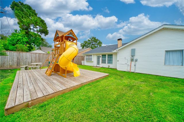 1323 Oakengates Drive, Houston, TX 77015