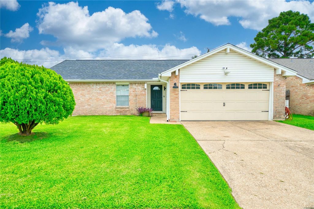 1323 Oakengates Drive, Houston, TX 77015