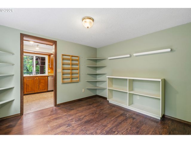 16532 S ARROWHEAD Dr, Oregon City, OR 97045
