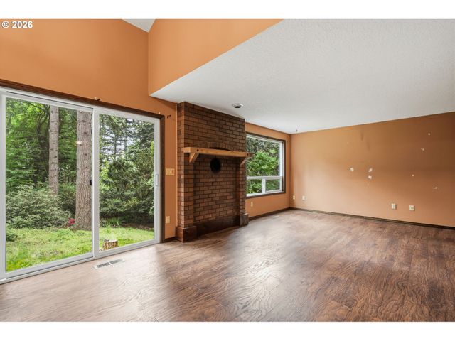 16532 S ARROWHEAD Dr, Oregon City, OR 97045