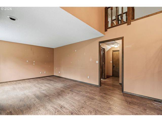 16532 S ARROWHEAD Dr, Oregon City, OR 97045