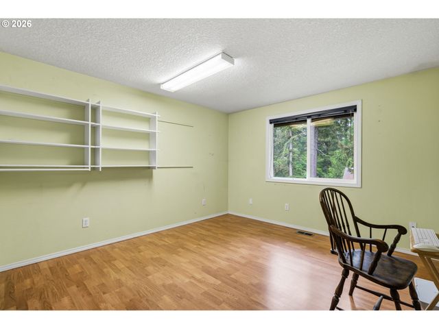 16532 S ARROWHEAD Dr, Oregon City, OR 97045