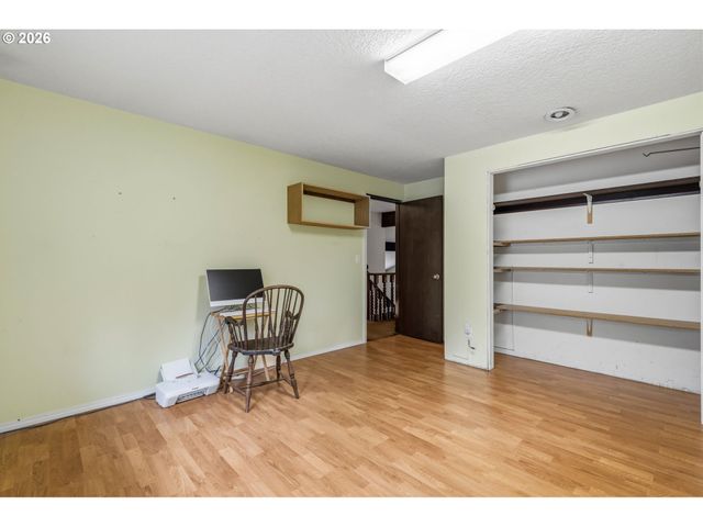 16532 S ARROWHEAD Dr, Oregon City, OR 97045