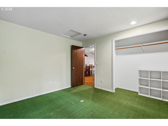 16532 S ARROWHEAD Dr, Oregon City, OR 97045