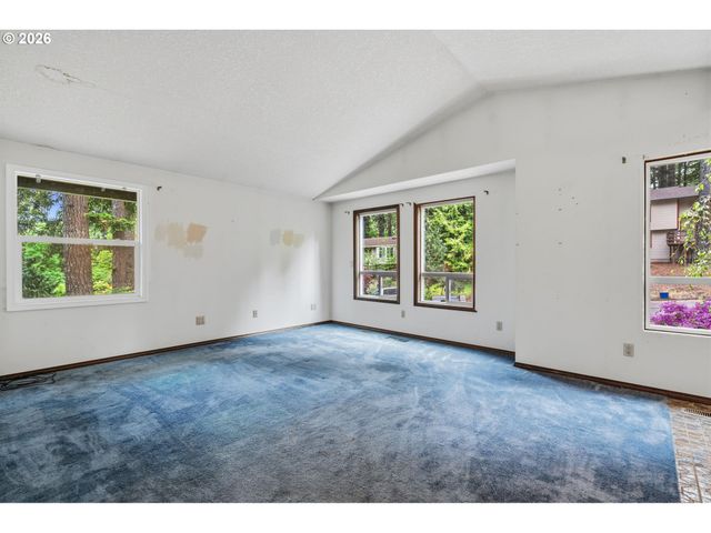 16532 S ARROWHEAD Dr, Oregon City, OR 97045