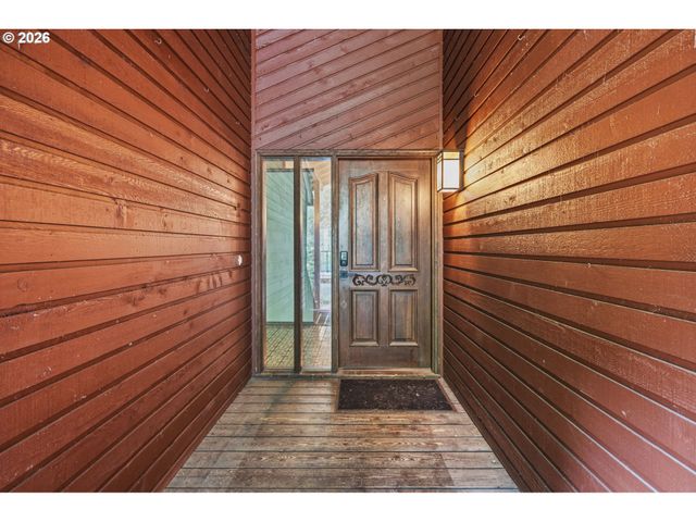 16532 S ARROWHEAD Dr, Oregon City, OR 97045