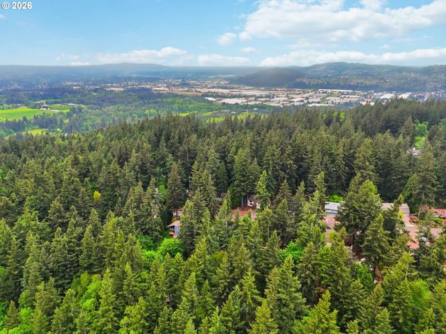 16532 S ARROWHEAD Dr, Oregon City, OR 97045