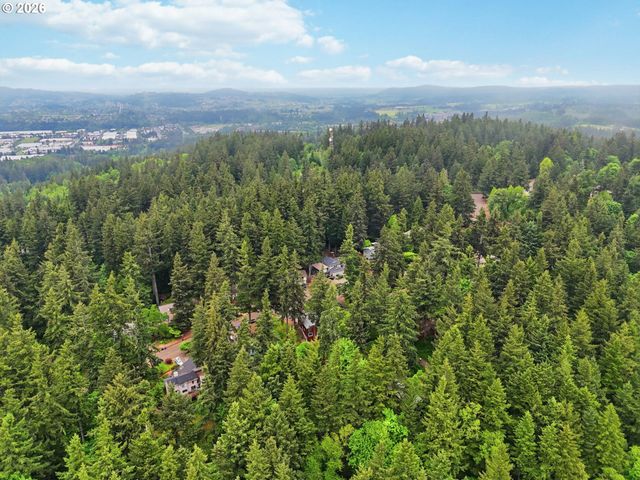 16532 S ARROWHEAD Dr, Oregon City, OR 97045