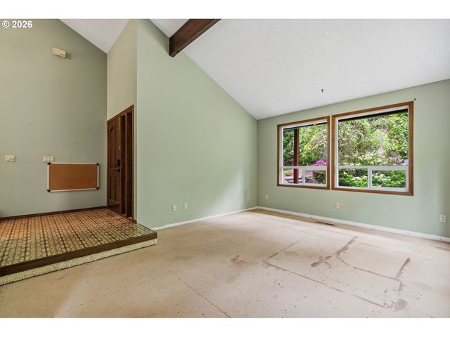 16532 S ARROWHEAD Dr, Oregon City, OR 97045