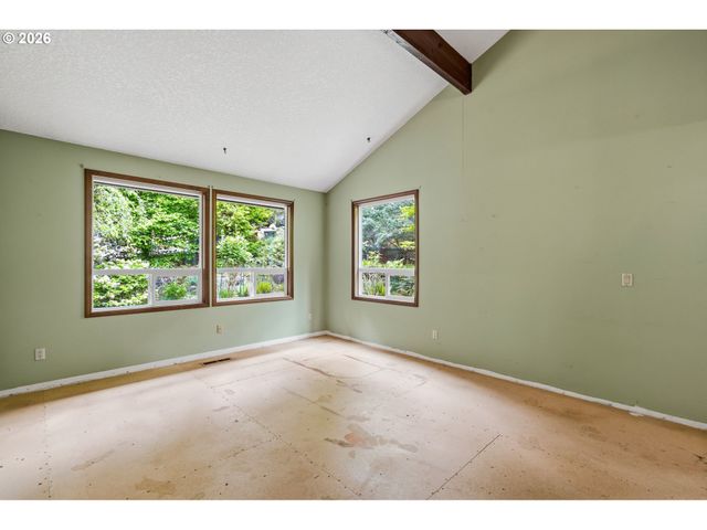 16532 S ARROWHEAD Dr, Oregon City, OR 97045