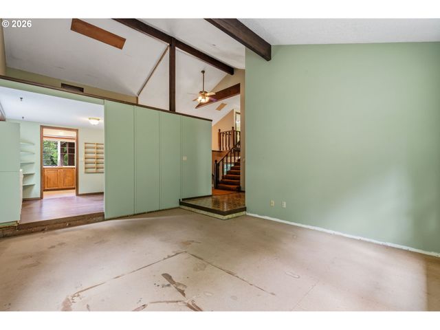 16532 S ARROWHEAD Dr, Oregon City, OR 97045