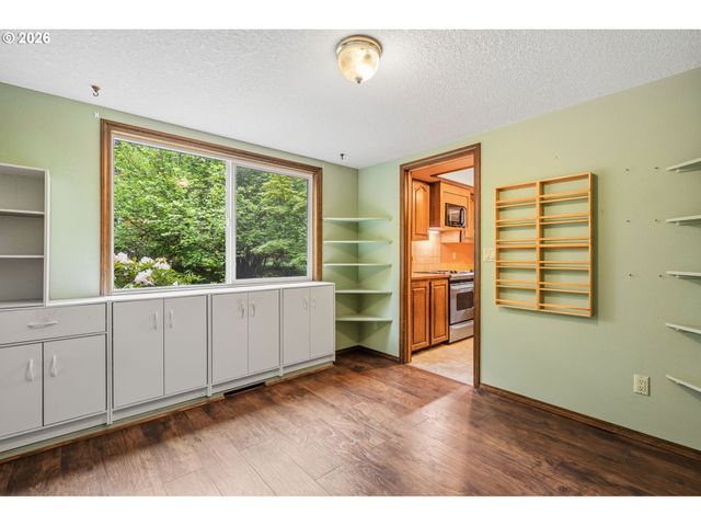 16532 S ARROWHEAD Dr, Oregon City, OR 97045