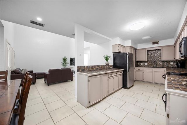 901 E Dallas Avenue 6, Mcallen, TX 78501