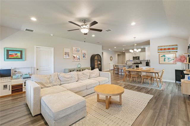 7325 Tristan Dr, Corpus Christi, TX 78414