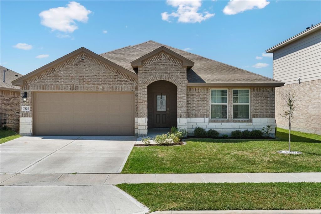 7325 Tristan Dr, Corpus Christi, TX 78414