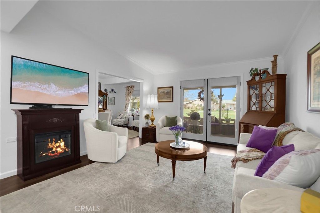 Image 4 of property listing at 1371 Oakmont Road 150K, Seal Beach, CA 90740