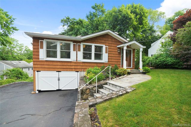 61 Ridgewood Drive, Pleasantville, NY 10570
