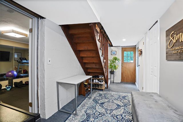 61 Ridgewood Drive, Pleasantville, NY 10570