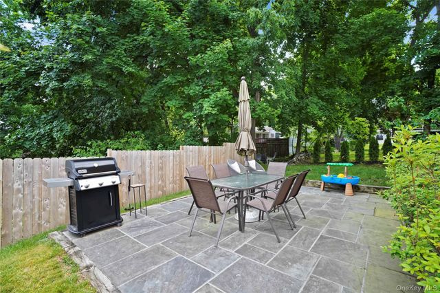 61 Ridgewood Drive, Pleasantville, NY 10570