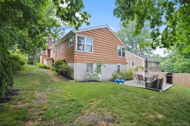 61 Ridgewood Drive, Pleasantville, NY 10570