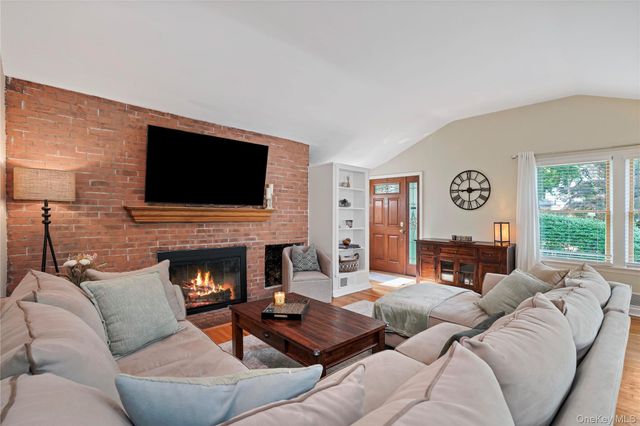 61 Ridgewood Drive, Pleasantville, NY 10570