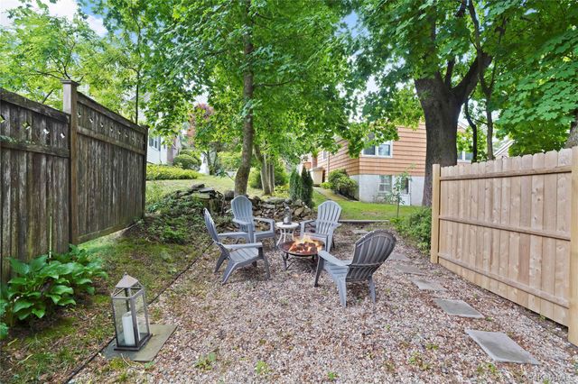 61 Ridgewood Drive, Pleasantville, NY 10570