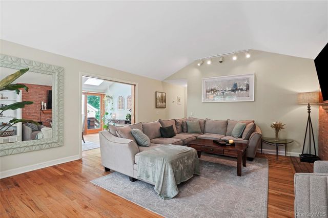 61 Ridgewood Drive, Pleasantville, NY 10570