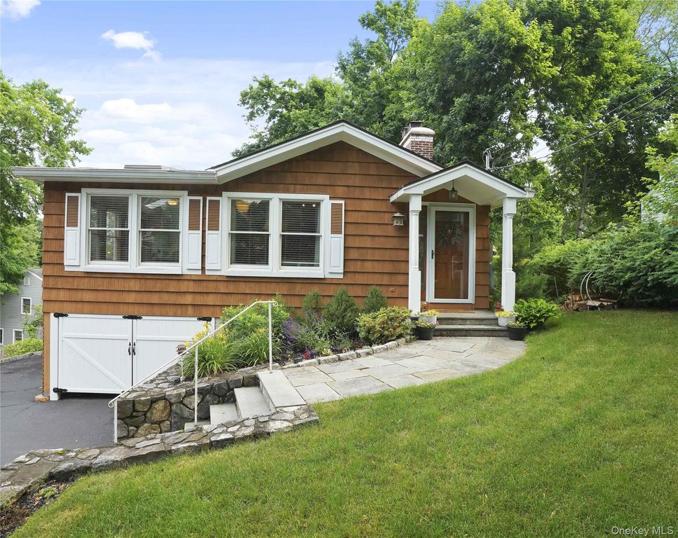 61 Ridgewood Drive, Pleasantville, NY 10570
