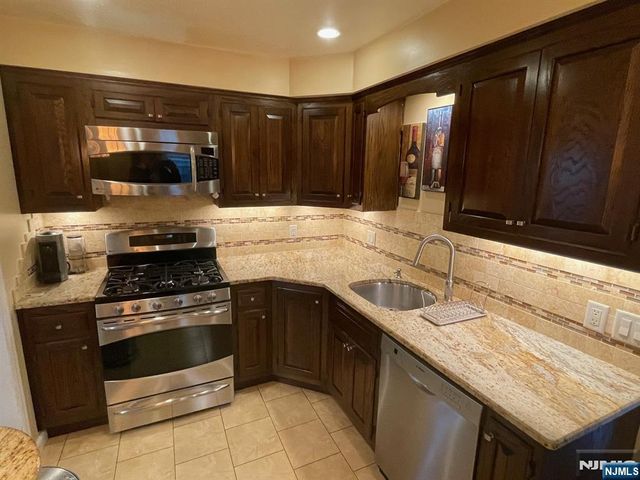 771 Stelton Street, Teaneck, NJ 07666