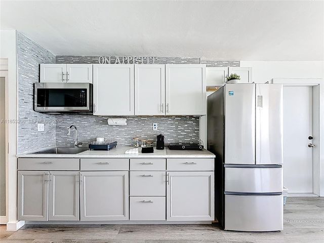 19201 Collins Avenue 610, Sunny Isles Beach, FL 33160
