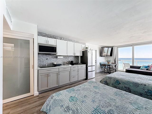 19201 Collins Avenue 610, Sunny Isles Beach, FL 33160