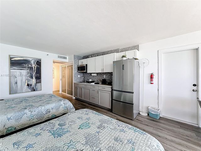 19201 Collins Avenue 610, Sunny Isles Beach, FL 33160