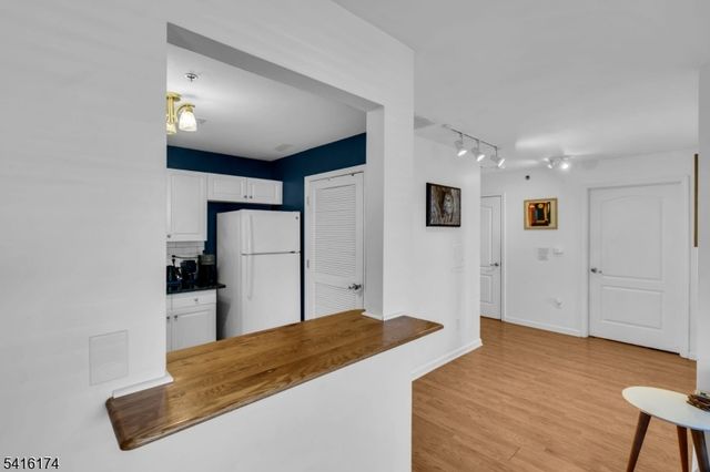 901 Stuyvesant Ave, Unit 102, Union Twp., NJ 07083