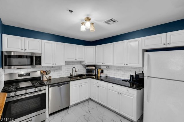 901 Stuyvesant Ave, Unit 102, Union Twp., NJ 07083