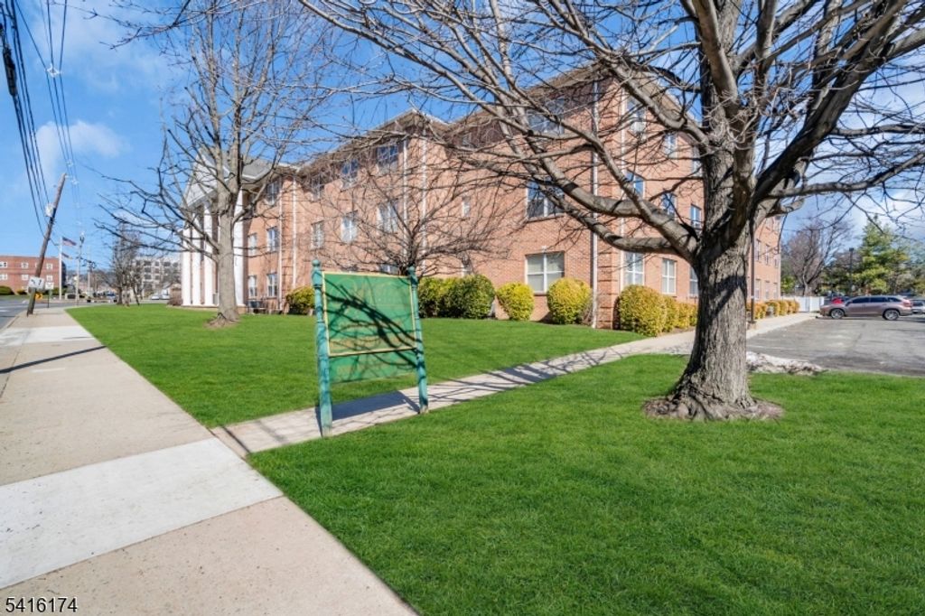 901 Stuyvesant Ave, Unit 102, Union Twp., NJ 07083