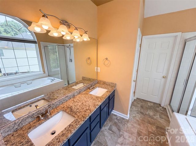 2318 Phlox Court, Charlotte, NC 28213