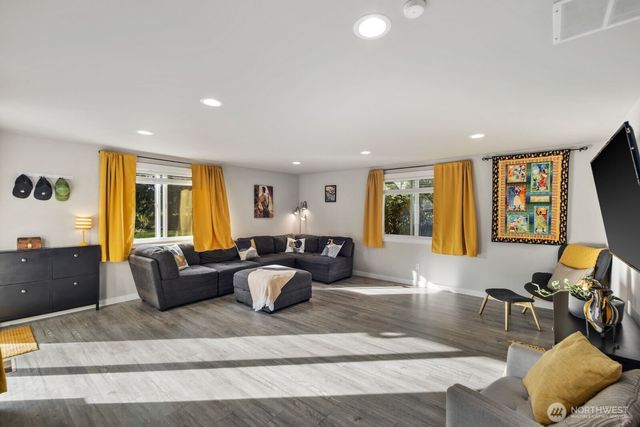 9911 Hampshire Court SE, Olympia, WA 98513