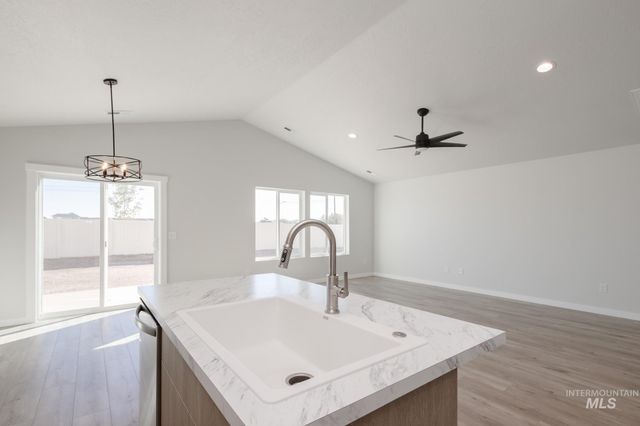 14092 Shiny Spruce St, Caldwell, ID 83607
