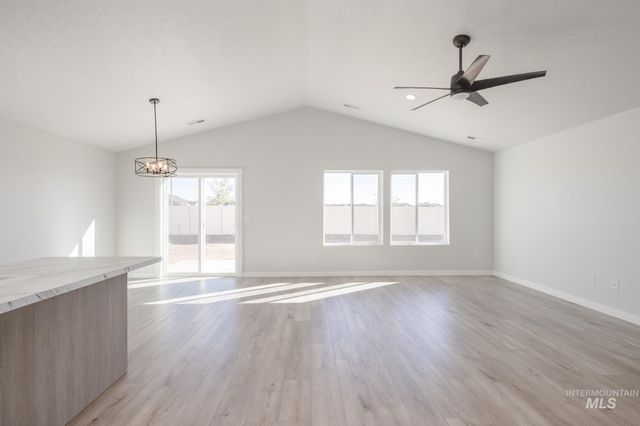 14092 Shiny Spruce St, Caldwell, ID 83607
