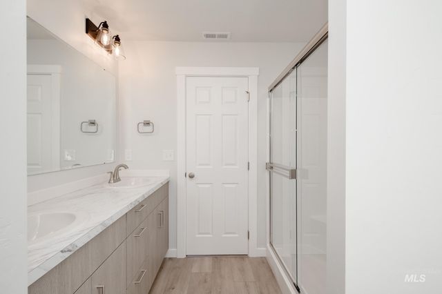 14092 Shiny Spruce St, Caldwell, ID 83607